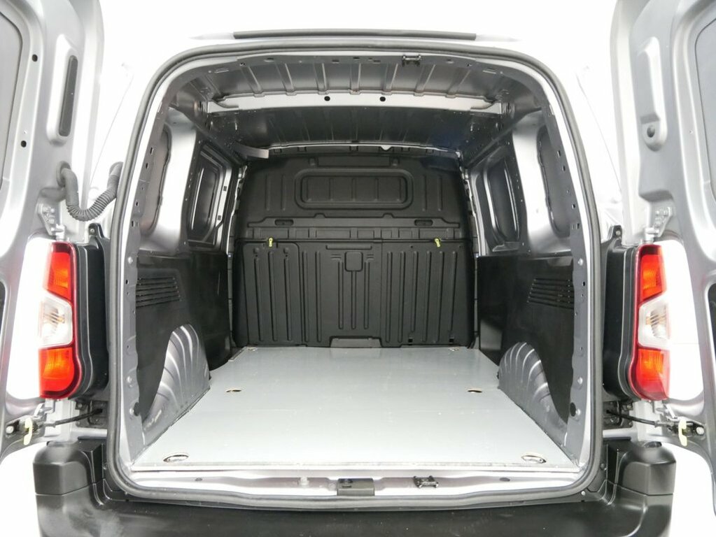 Peugeot E-Partner 800 50Kwh Professional Premium Standard Panel Va White #26