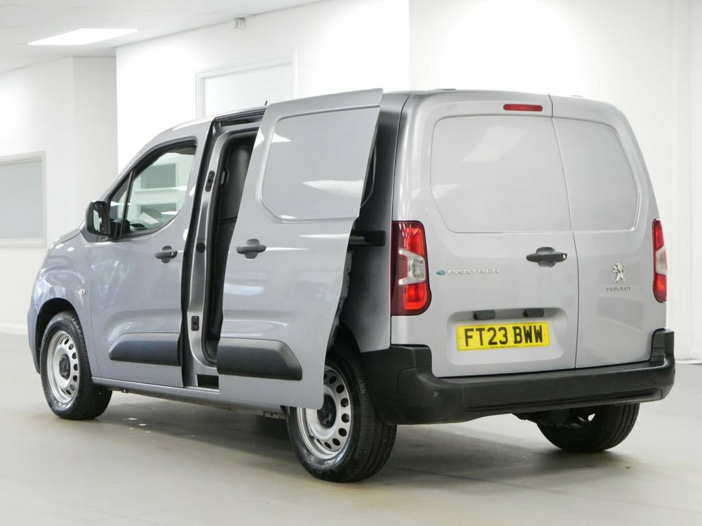 Peugeot E-Partner 800 50Kwh Professional Premium Standard Panel Va White #24