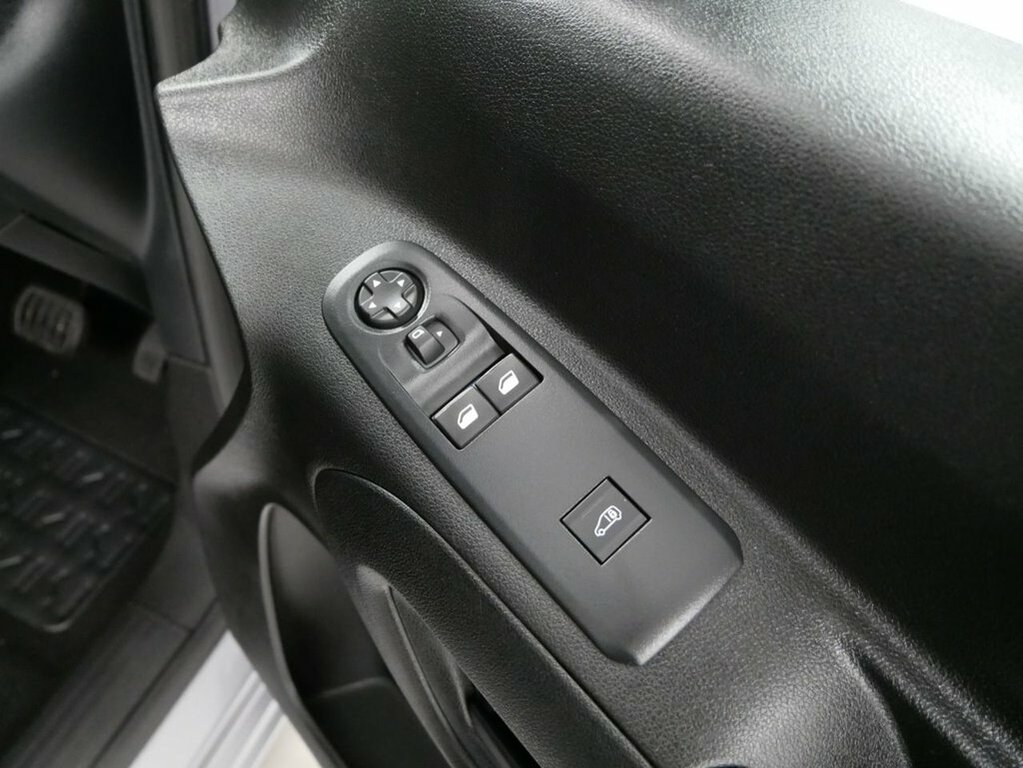 Peugeot E-Partner 800 50Kwh Professional Premium Standard Panel Va White #29