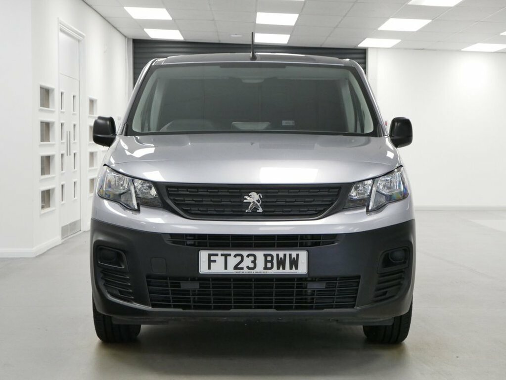 Peugeot E-Partner 800 50Kwh Professional Premium Standard Panel Va White #9