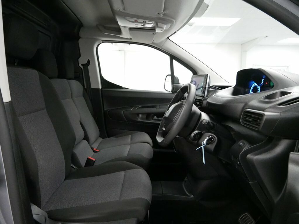 Peugeot E-Partner 800 50Kwh Professional Premium Standard Panel Va White #16