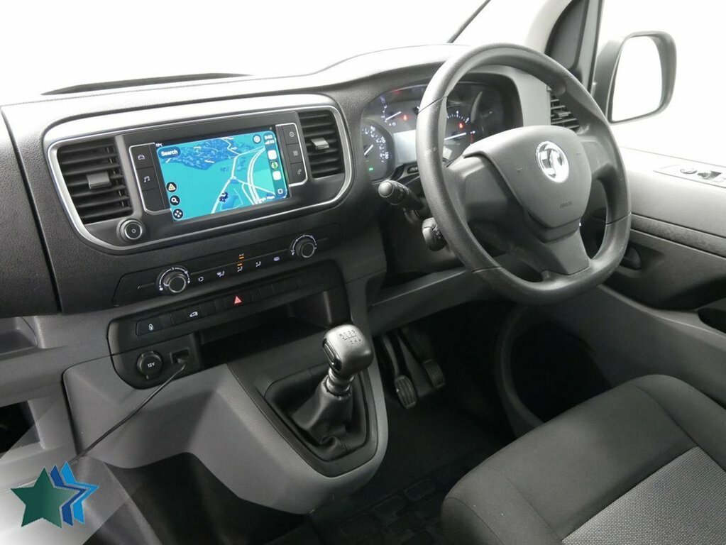 Vauxhall Vivaro 1.5L Turbo D 2700 Dynamic Panel Van 6Dr Man White #2