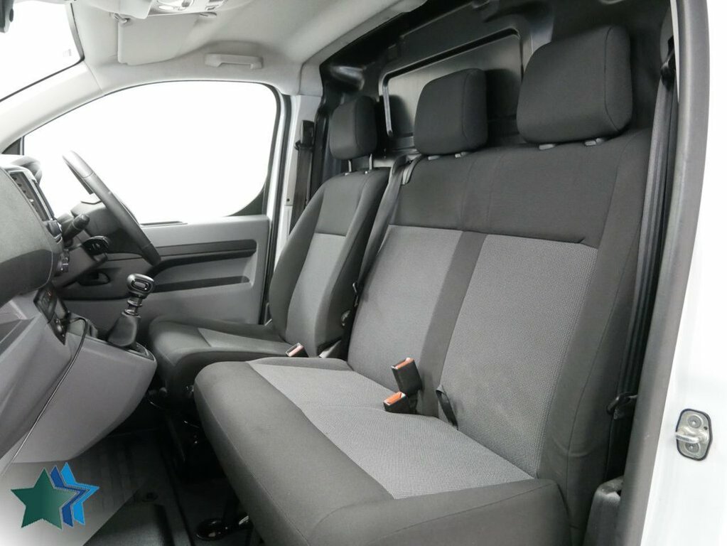 Vauxhall Vivaro 1.5L Turbo D 2700 Dynamic Panel Van 6Dr Man White #3