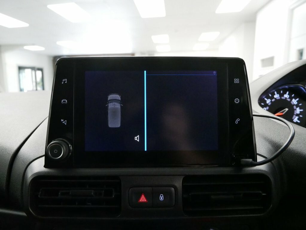 Peugeot Partner L2 Pro Premium White #17