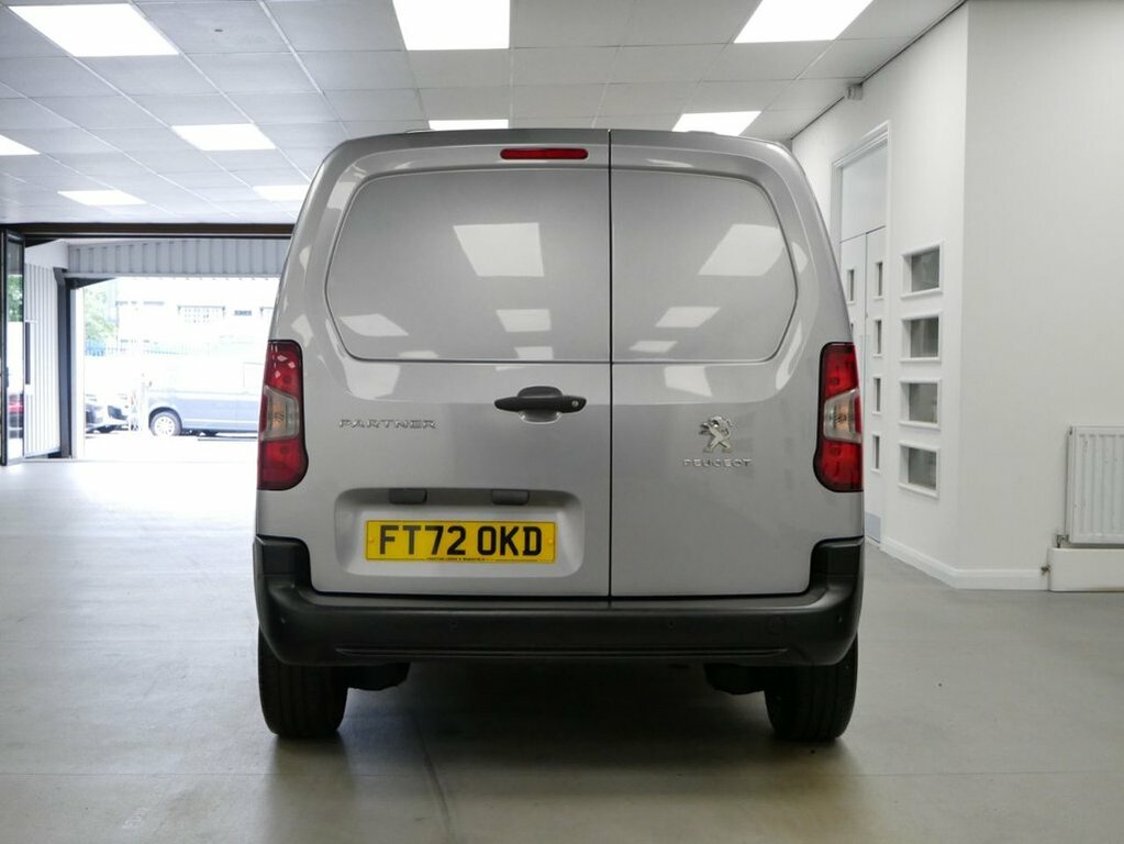 Peugeot Partner L2 Pro Premium White #9