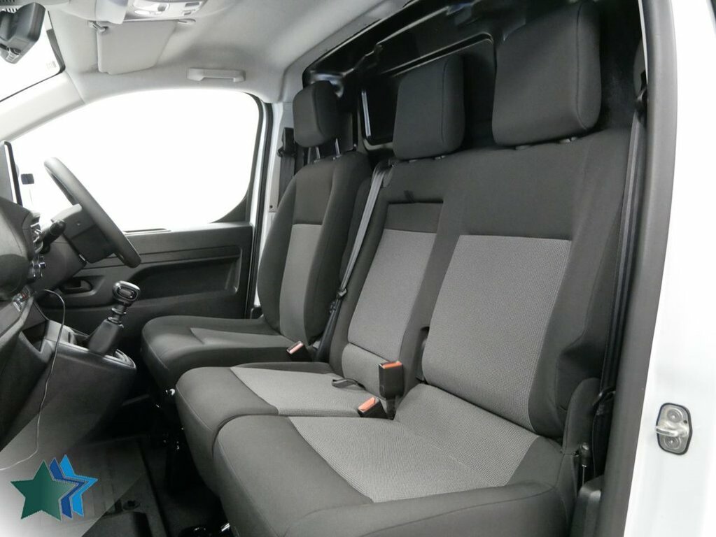 Citroen Dispatch 1.5L Bluehdi Driver Xl Panel Van 6Dr White #3