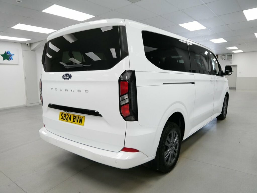 Ford Tourneo Custom 2.0 320 Ecoblue Titanium Luxe Minibus Double Cab 5  #13