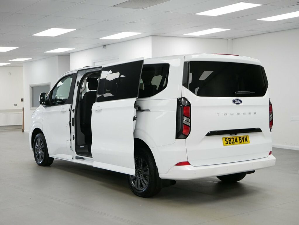 Ford Tourneo Custom 2.0 320 Ecoblue Titanium Luxe Minibus Double Cab 5  #24