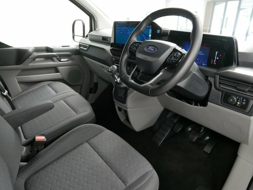 Ford Tourneo Custom 2.0 320 Ecoblue Titanium Luxe Minibus Double Cab 5  #16