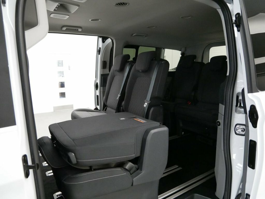 Ford Tourneo Custom 2L 2.0 320 Ecoblue Titanium Luxe Minibus Double Ca White #4