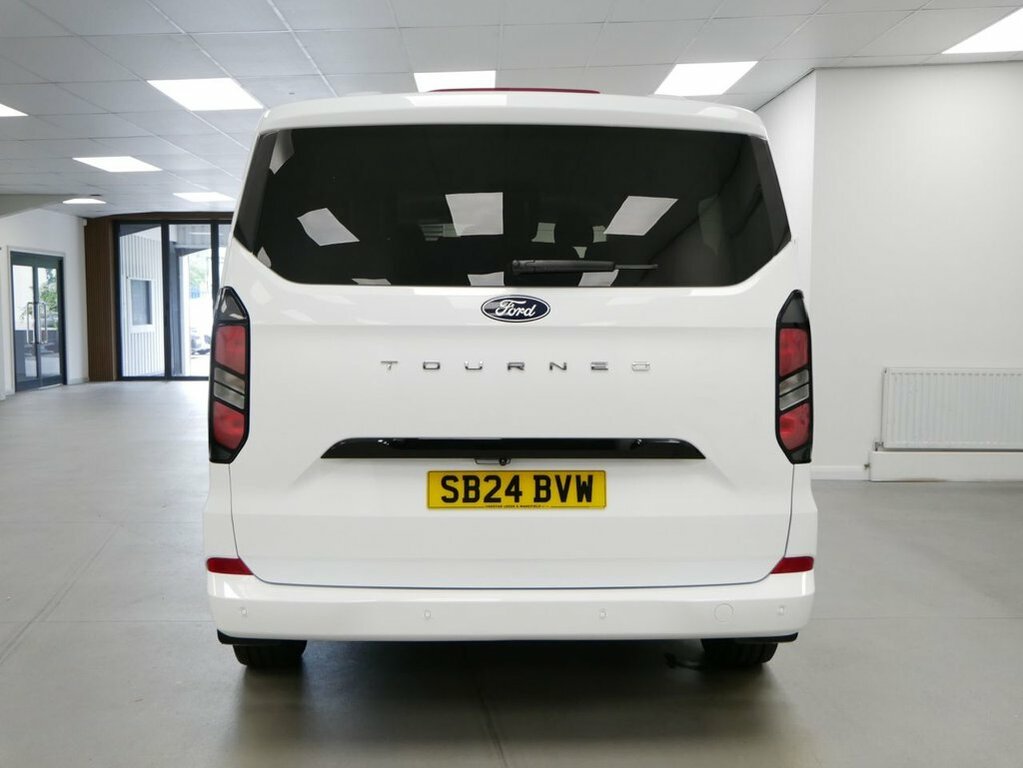 Ford Tourneo Custom 2.0 320 Ecoblue Titanium Luxe Minibus Double Cab 5  #12