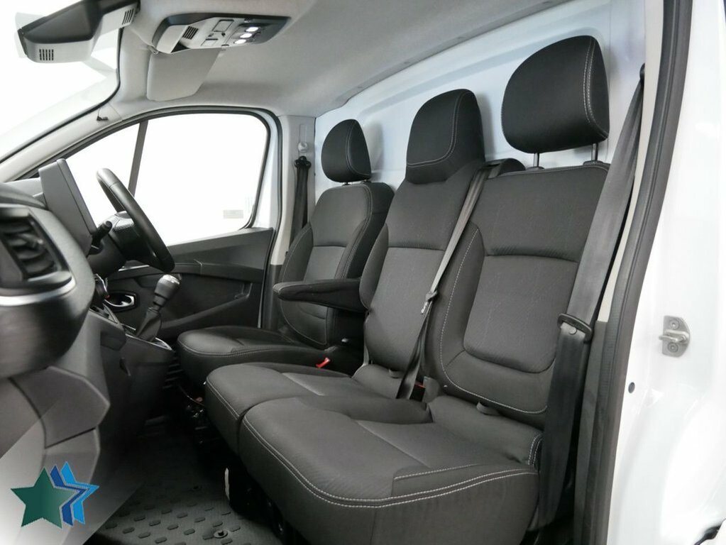 Renault Trafic 2L 2.0 Dci Blue Sl28 Sport Panel Van Ma White #4
