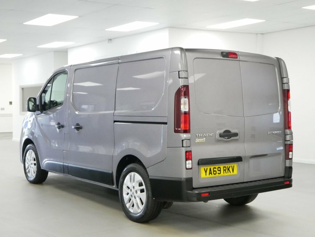 Renault Trafic Mpv Grey #9