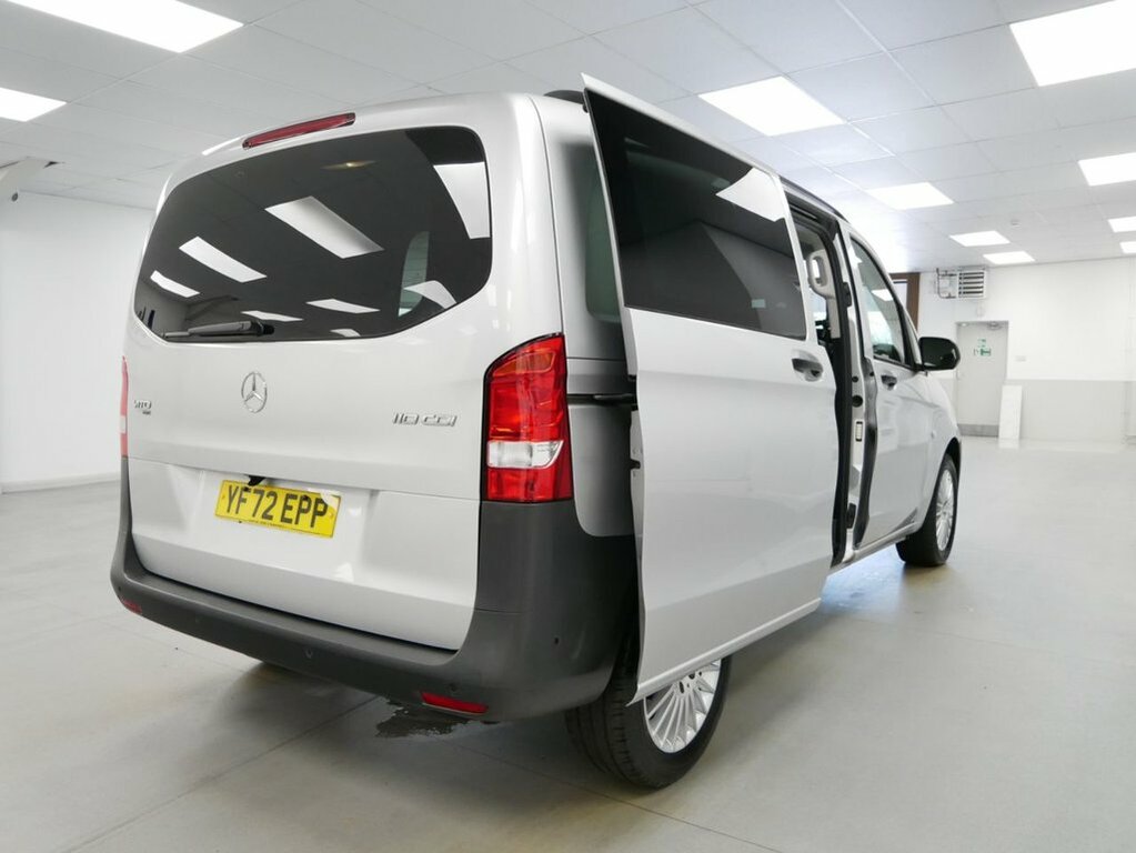 Mercedes-Benz Vito 116 Progressive L2 Black #28