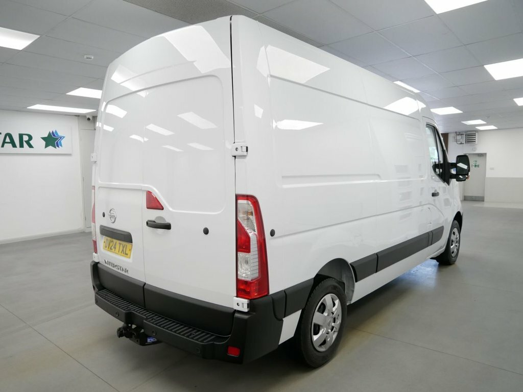 Nissan InterStar 2.3L Dci 35 Acenta Panel Van Fwd White #9