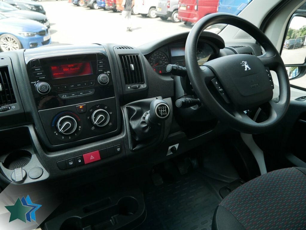 Peugeot Boxer 2.2L Bluehdi 335 Built For Business Luton Dies White #2