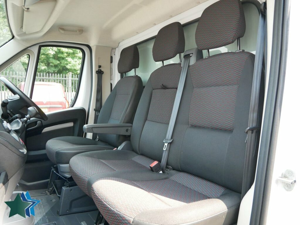 Peugeot Boxer 2.2L Bluehdi 335 Built For Business Luton Dies White #3