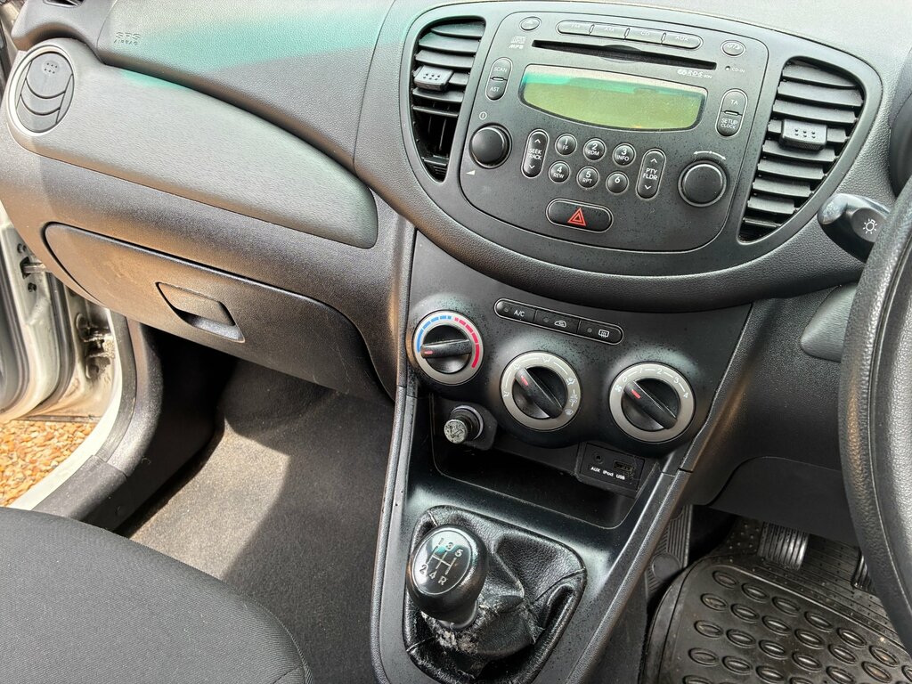 Hyundai I10 Red #11