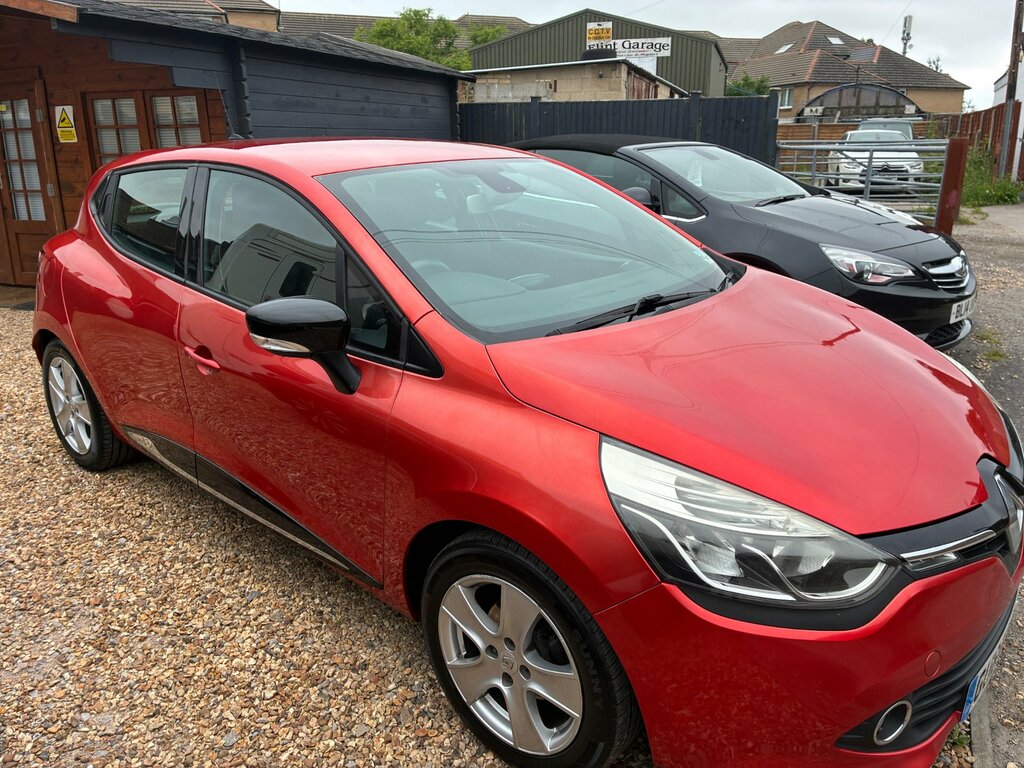 Renault Clio 1.5 Dci Dynamique Medianav Hatchback Ma Red