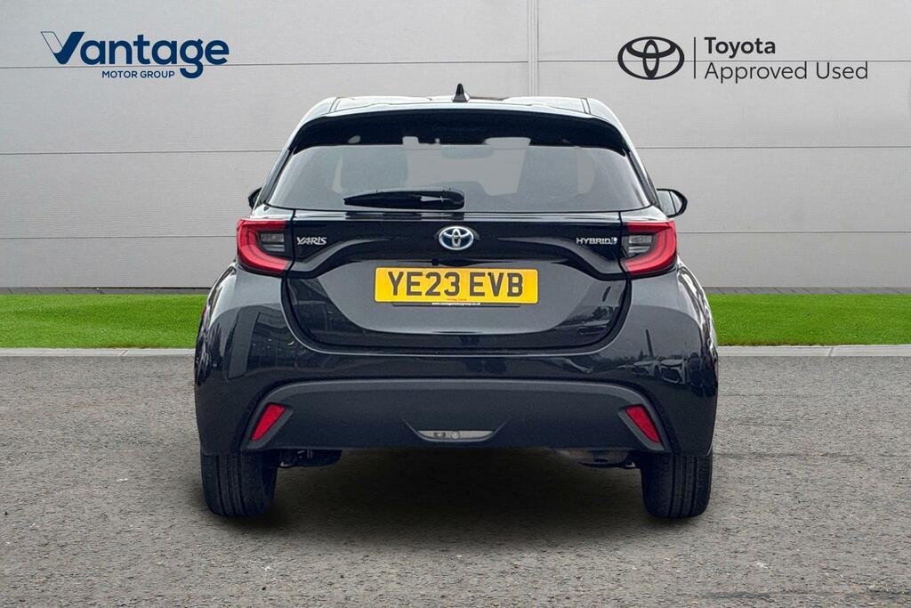 Toyota Yaris 1.5 Vvt-h Design E-cvt Euro 6 Ss YE23EVB Black #4