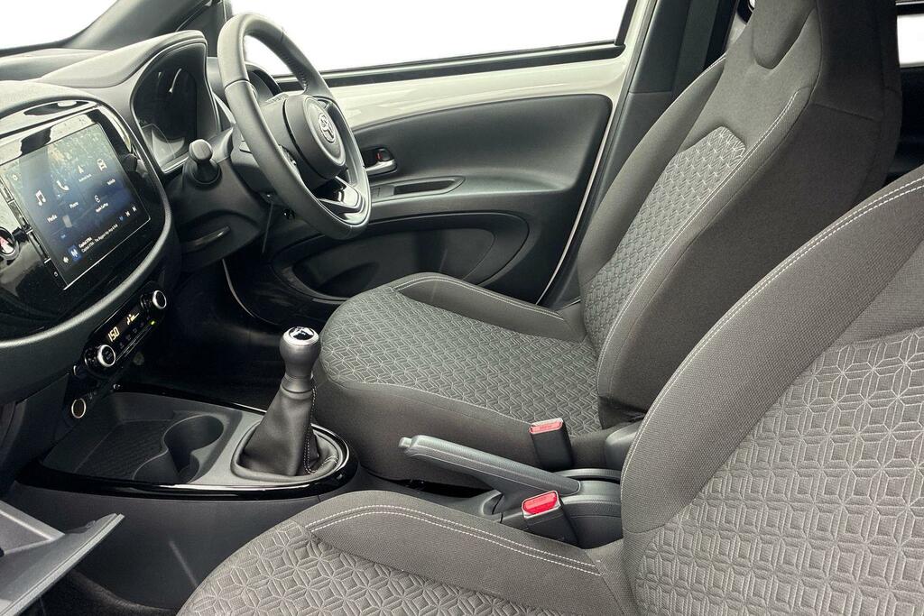 Toyota Aygo X 1.0 Vvt-i Edge Euro 6 Ss White #5