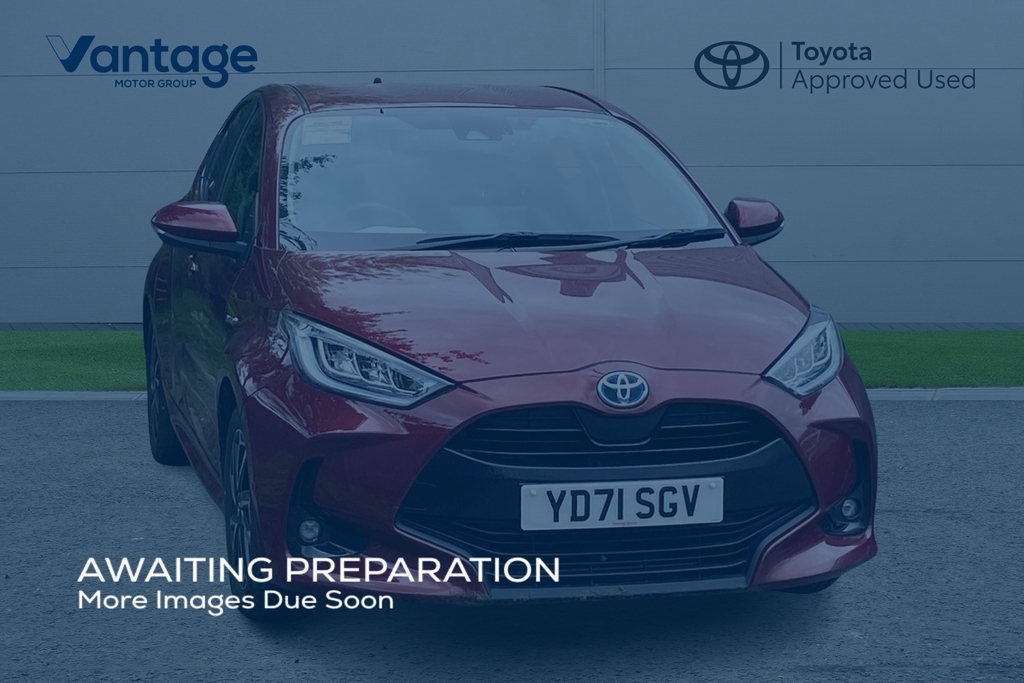 Toyota Yaris 1.5 Vvt-h Design E-cvt Euro 6 Ss Red