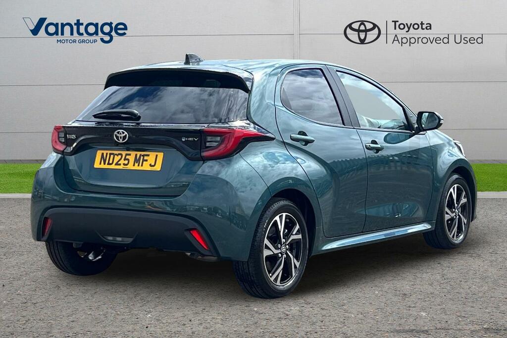 Toyota Yaris 1.5 Vvt-h Design E-cvt Euro 6 Ss ND25MFJ Green #2