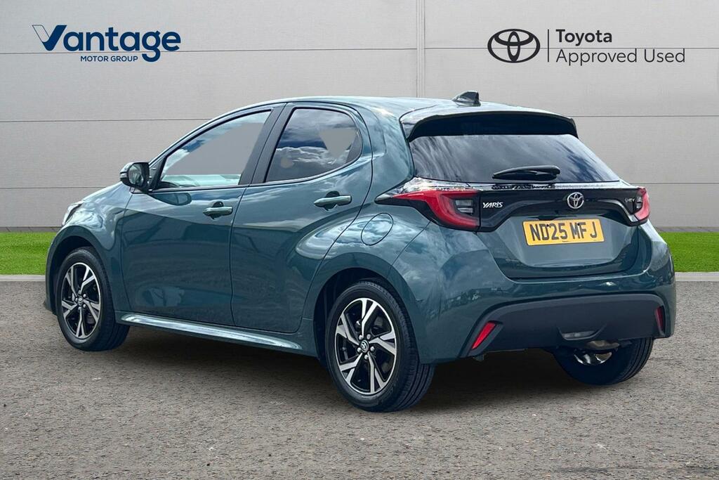 Toyota Yaris 1.5 Vvt-h Design E-cvt Euro 6 Ss ND25MFJ Green #4