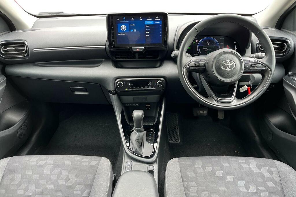 Toyota Yaris 1.5 Vvt-h Design Hatchback Hybrid E-cvt YC24AOM White #6