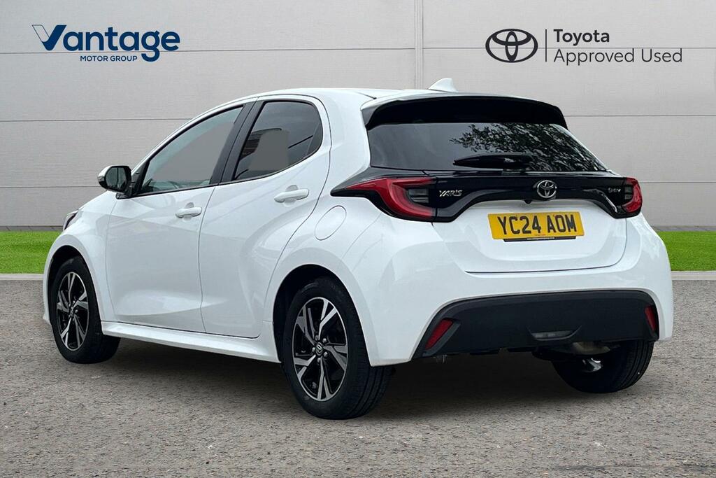 Toyota Yaris 1.5 Vvt-h Design Hatchback Hybrid E-cvt YC24AOM White #4