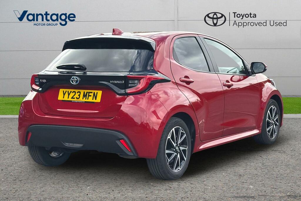 Toyota Yaris 1.5 Vvt-h Design E-cvt Euro 6 Ss YY23MFN Red #2