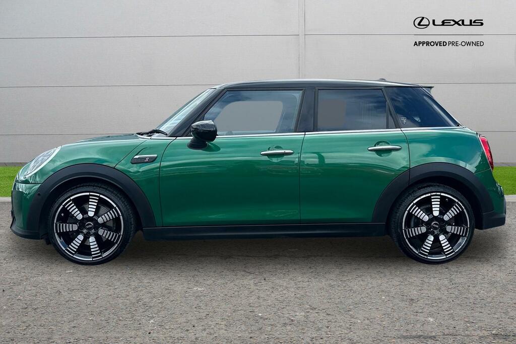 Mini Hatch 2.0 Cooper S Exclusive Steptronic Euro 6 Ss YN23HZA Green #3