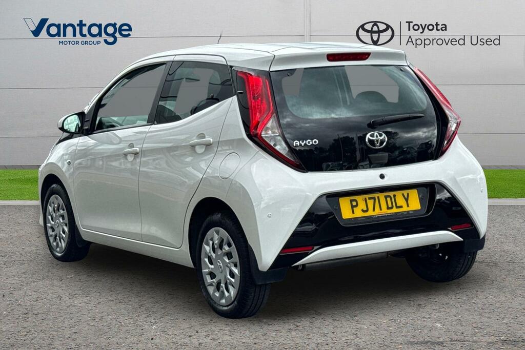 Toyota Aygo 1.0 Vvt-i X-play Euro 6 Ss PJ71DLY White #4