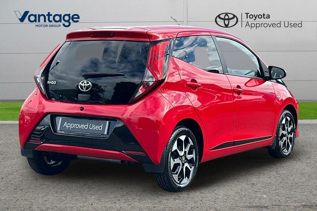 Toyota Aygo 1.0 Vvt-i X-trend Euro 6 YK69HES Red #2