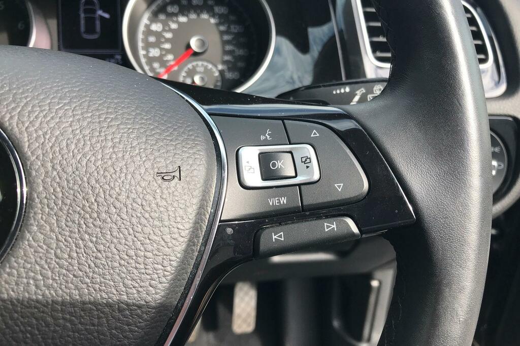 Volkswagen Golf Life Tsi Black #22