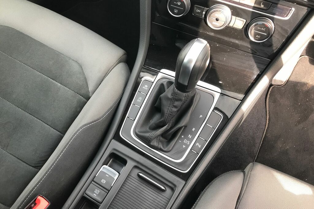 Volkswagen Golf Life Tsi Black #14