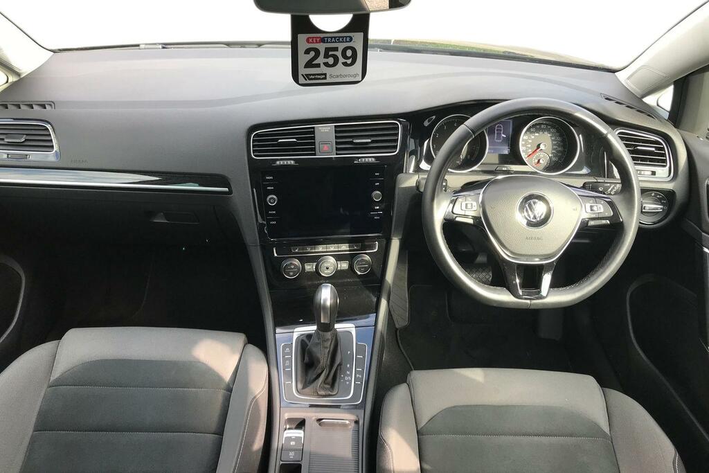 Volkswagen Golf Life Tsi Black #12