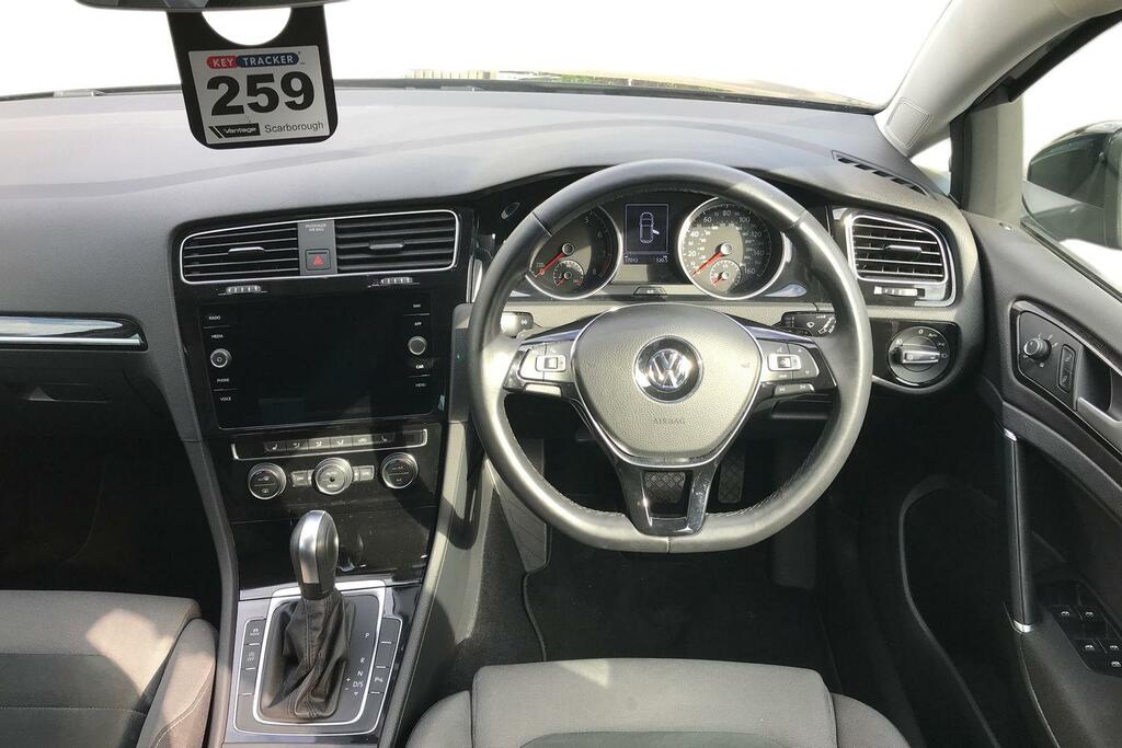 Volkswagen Golf Life Tsi Black #11