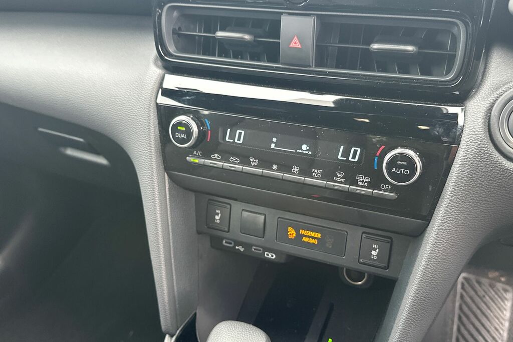 Toyota Yaris Cross 1.5 Hybrid 130 Design Cvt Safety Pack Green #33