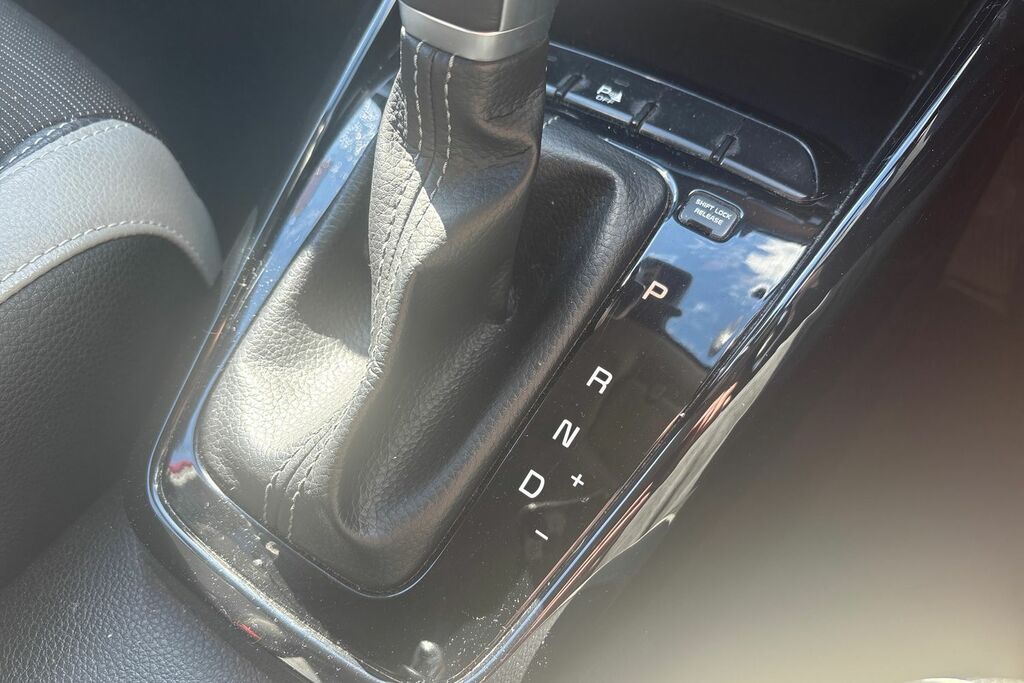 Kia Stonic Suv 1.0 T-gdi First Edition Isg Grey #25