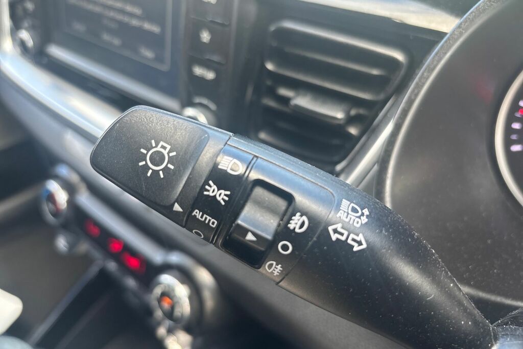 Kia Stonic Suv 1.0 T-gdi First Edition Isg Grey #34