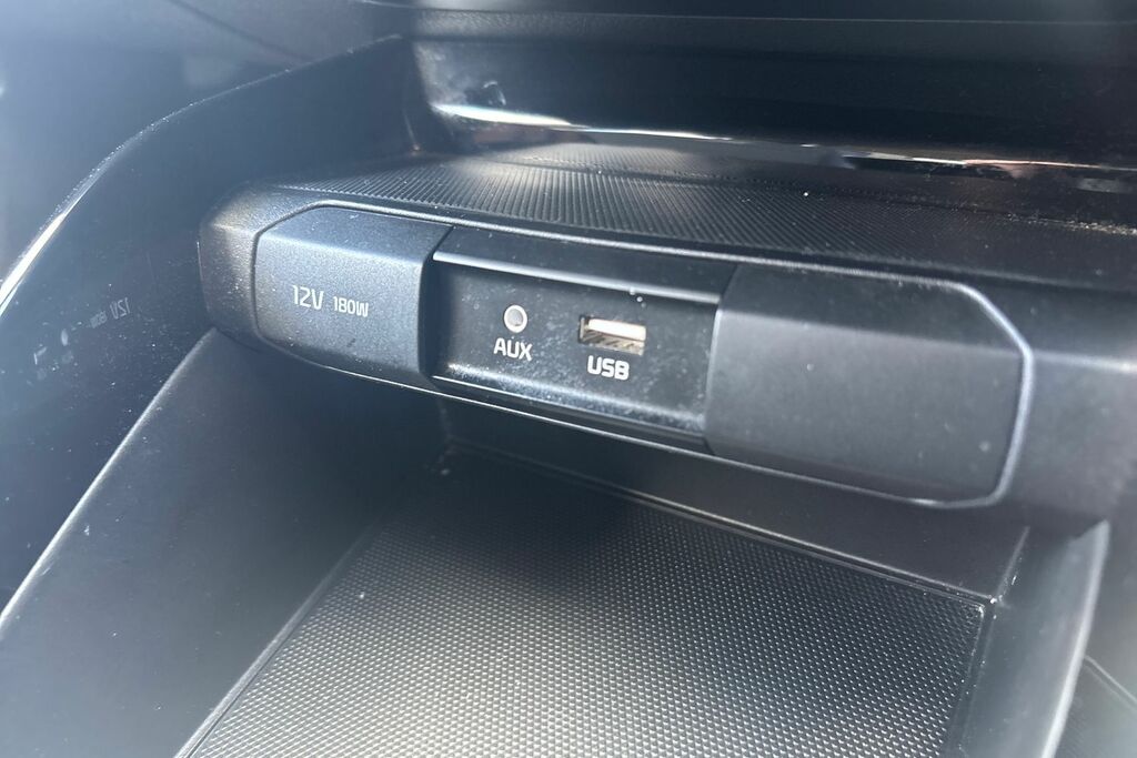Kia Stonic Suv 1.0 T-gdi First Edition Isg Grey #37