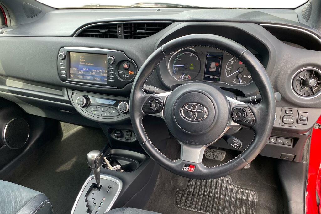 Toyota Yaris 1.5 Vvt-h Gr Sport E-cvt Euro 6 Ss FE70ULC Red #6