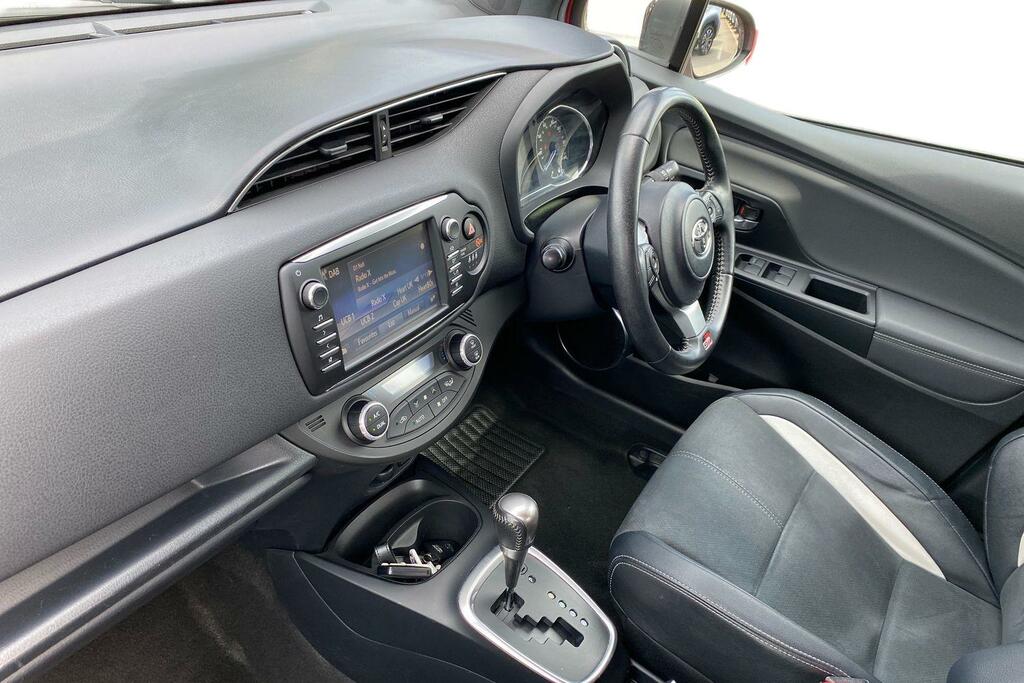 Toyota Yaris 1.5 Vvt-h Gr Sport E-cvt Euro 6 Ss FE70ULC Red #5