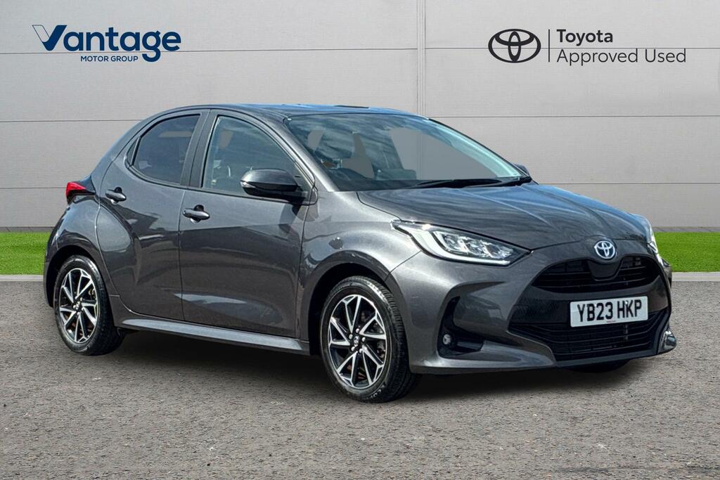 Toyota Yaris 1.5 Vvt-h Design E-cvt Euro 6 Ss YB23HKP Grey