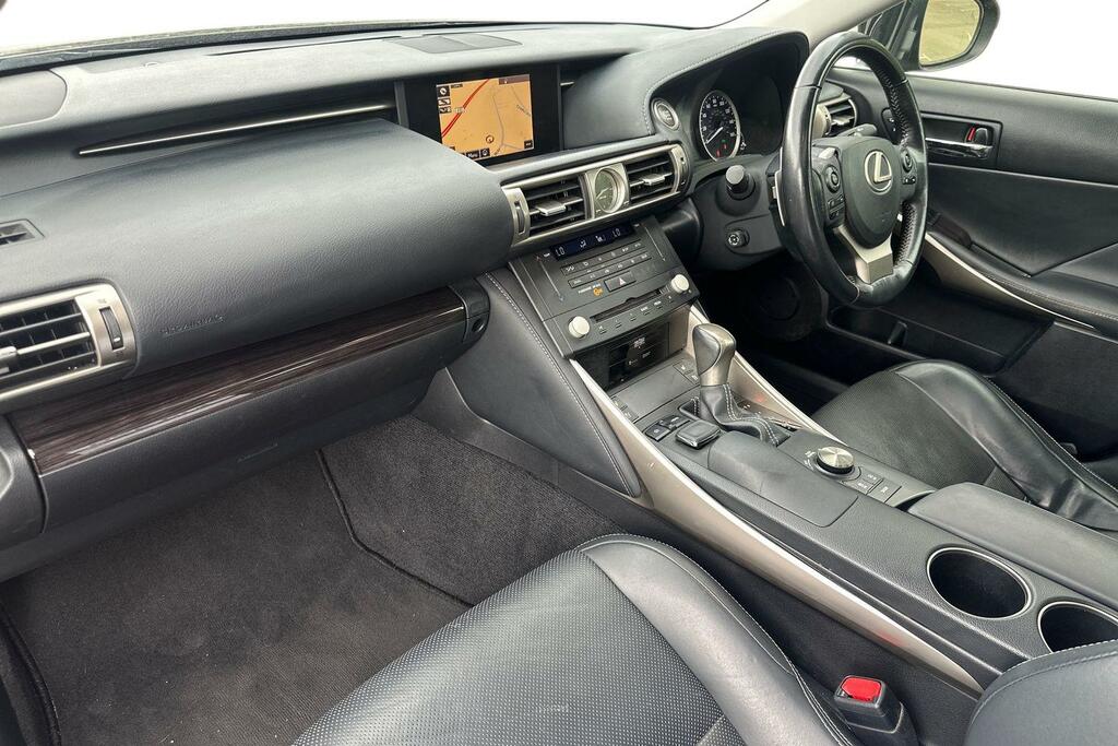 Lexus IS 2.0 200T Premier Euro 6 Black #6