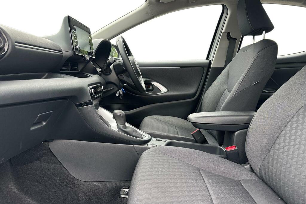 Toyota Yaris 1.5 Vvt-h Icon E-cvt Euro 6 Ss Silver #5