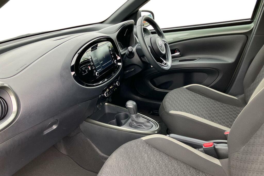 Toyota Aygo X 1.0 Vvt-i Edge X-shift Euro 6 Ss ML23SYX Green #5