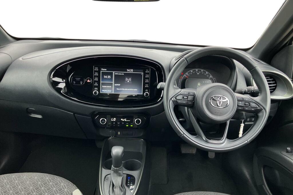 Toyota Aygo X 1.0 Vvt-i Edge X-shift Euro 6 Ss ML23SYX Green #6