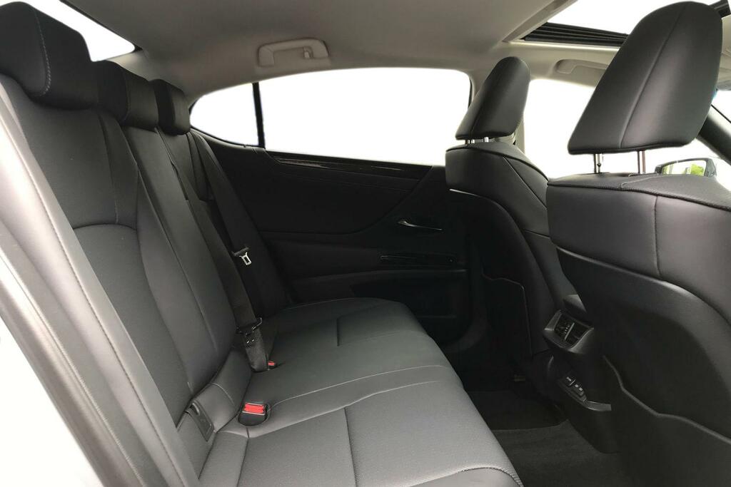 Lexus ES 300H 2.5 Takumi Cvt Silver #9